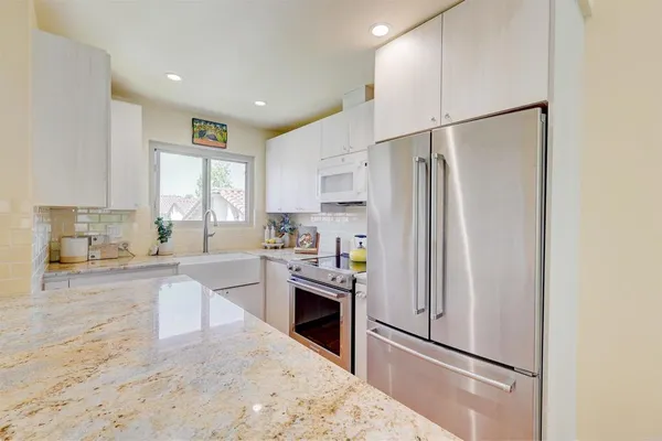 $699,000 | 1982 Fairlee Drive, Encinitas, CA 92024
