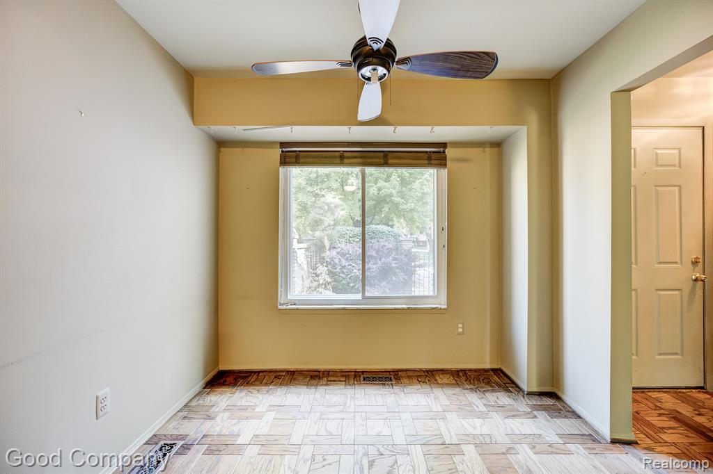 1010 Willow Grove Court Rochester Hills, MI 48307 - Photo 12 of 36