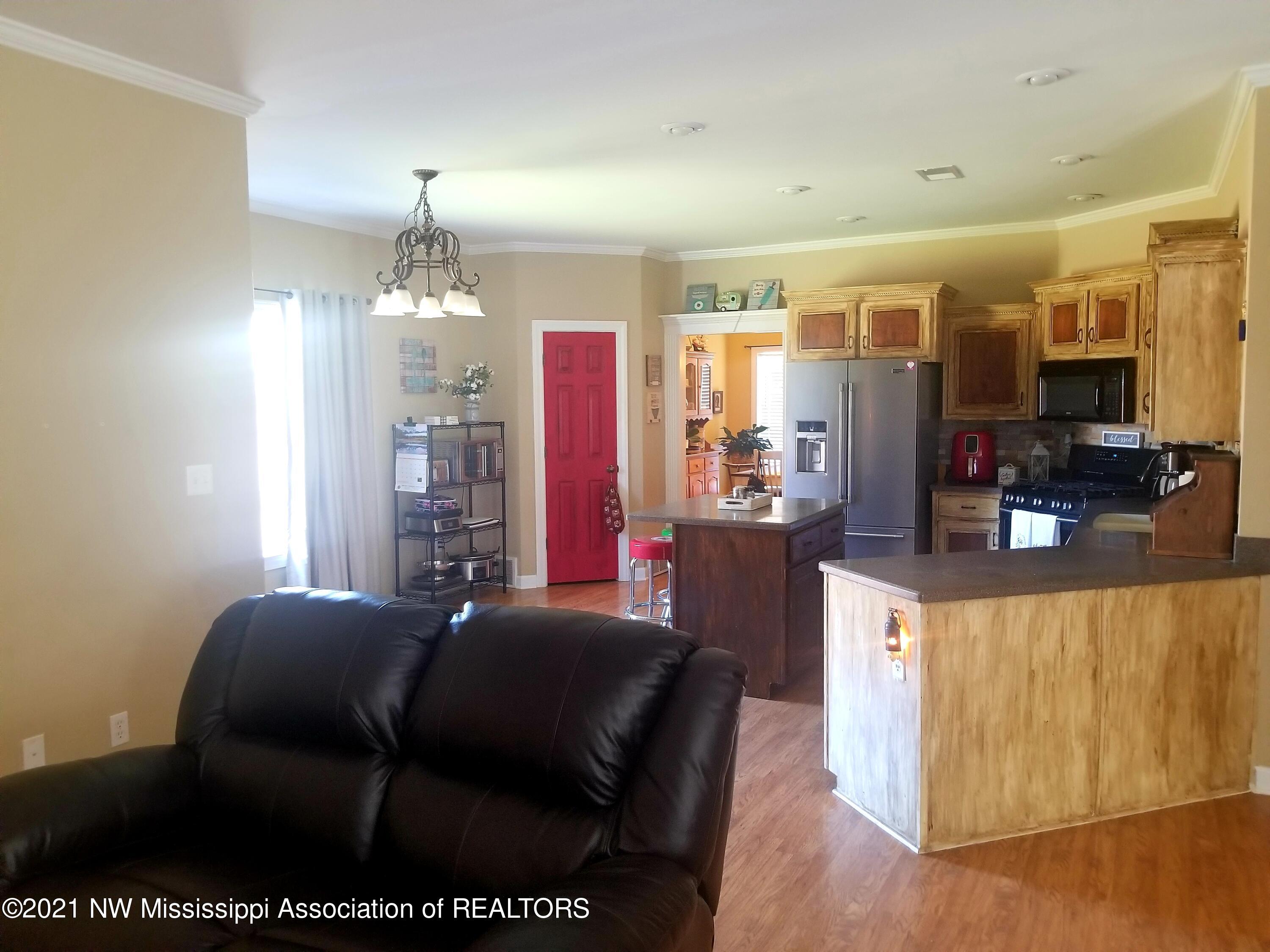 611 Ridge View Drive Hernando, MS 38632 - Photo 10 of 25 Family Room