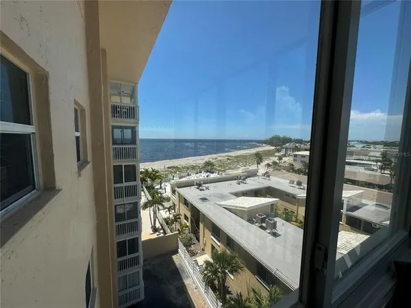 $2,150 | 1255 Tarpon Center Drive, Unit 612, Venice, FL 34285