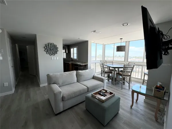 $2,150 | 1255 Tarpon Center Drive, Unit 612, Venice, FL 34285