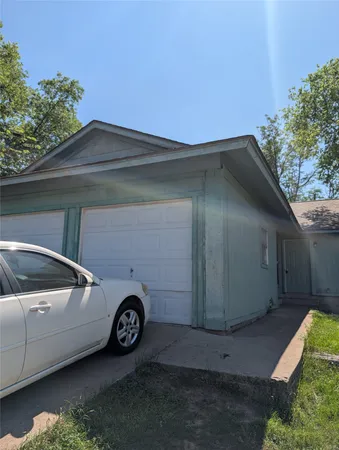 $1,200 | 9507 Night Star Drive, Unit B, Del Valle, TX 78617