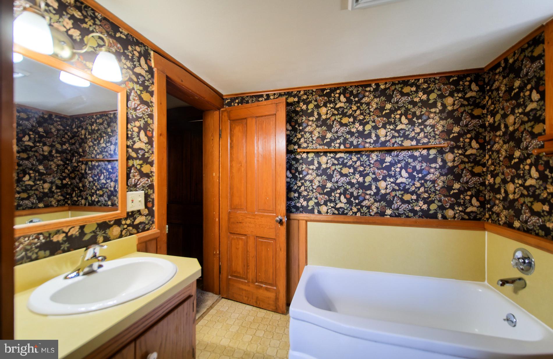 1212 Mount Joy Road Manheim, PA 17545 - Photo 23 of 24 2nd Floor Full Bath