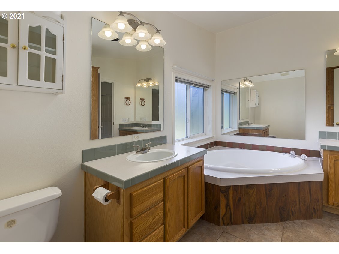58393 Chase Road Warren, OR 97053 - Photo 11 of 22 Gallery Image 11