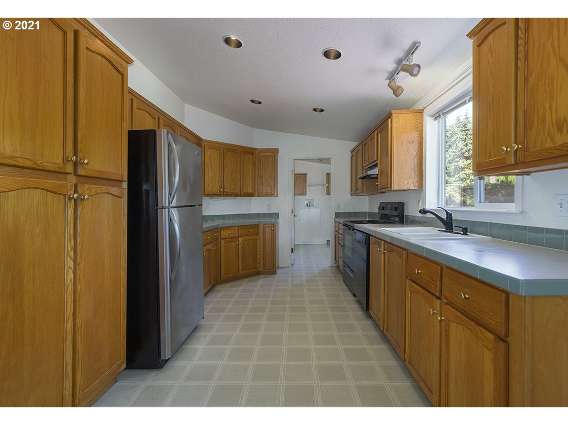 58393 Chase Road Warren, OR 97053 - Photo 8 of 22 Gallery Image 8