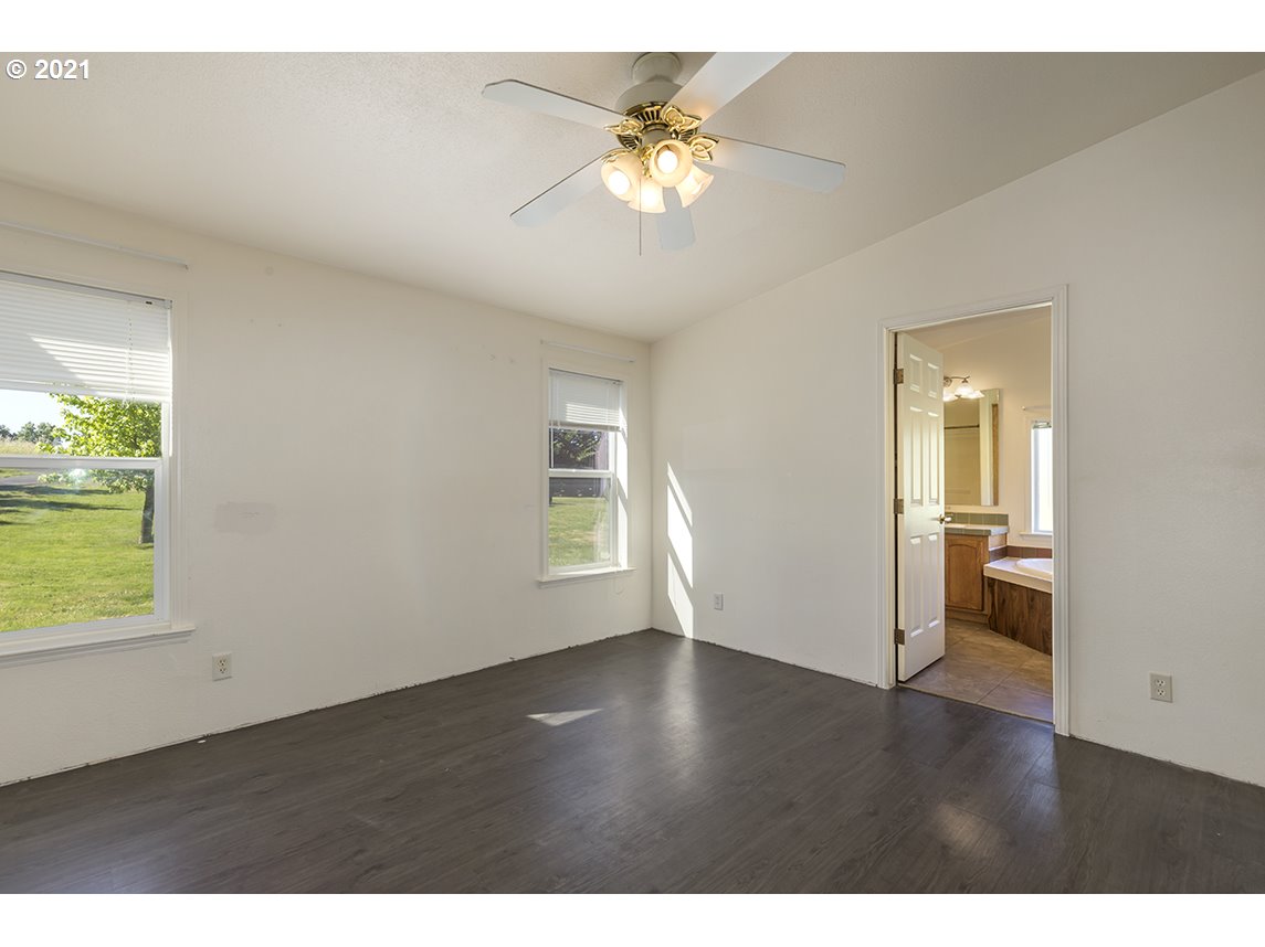 58393 Chase Road Warren, OR 97053 - Photo 10 of 22 Gallery Image 10