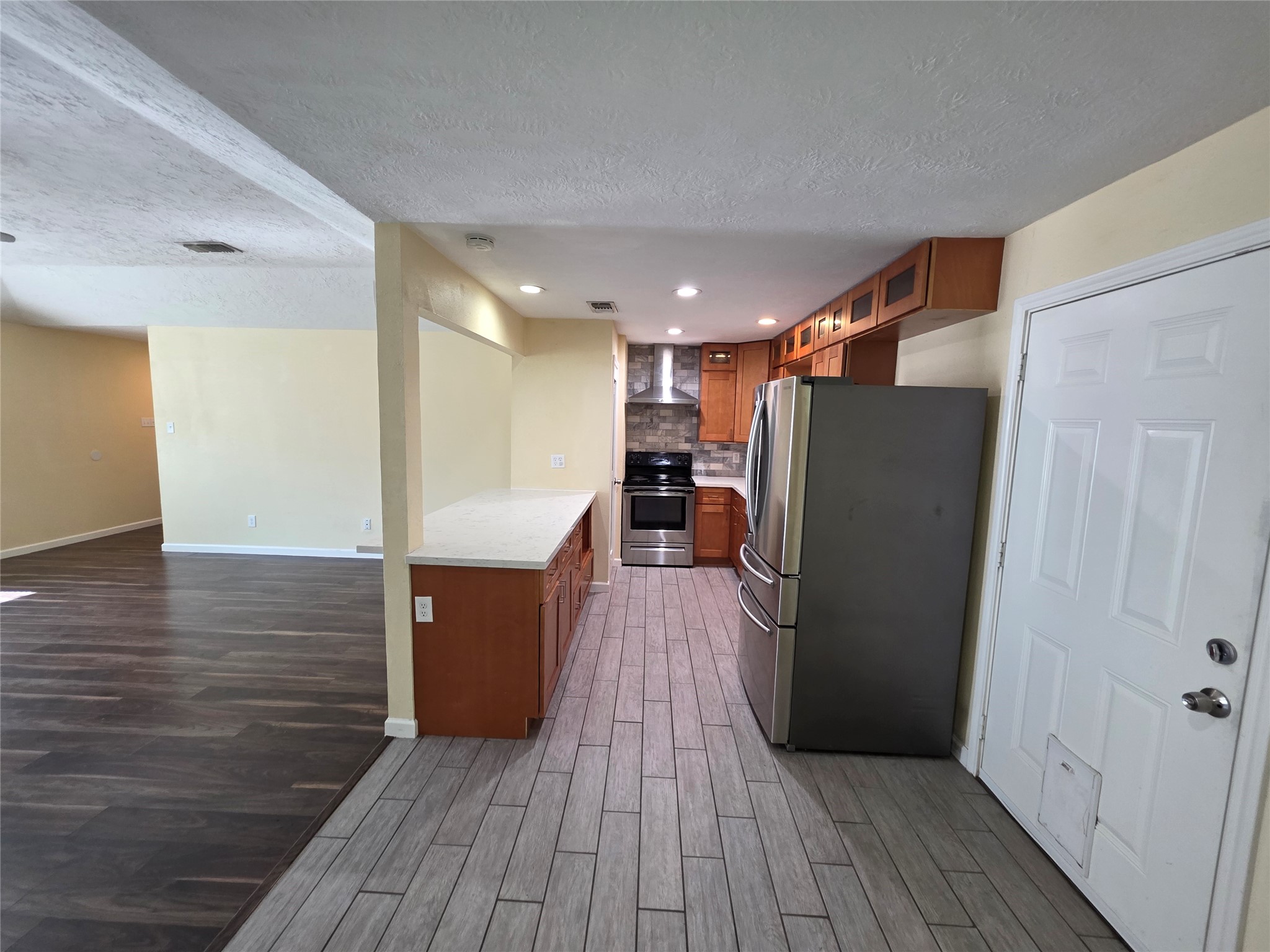 21011 Rivershadows Lane Spring, TX 77388 - Photo 3 of 16