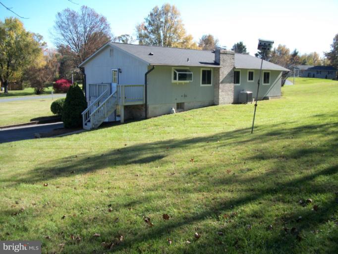 732 Appomattox Road West Davidsonville, MD 21035 - Photo 3 of 12 Exterior (Rear)