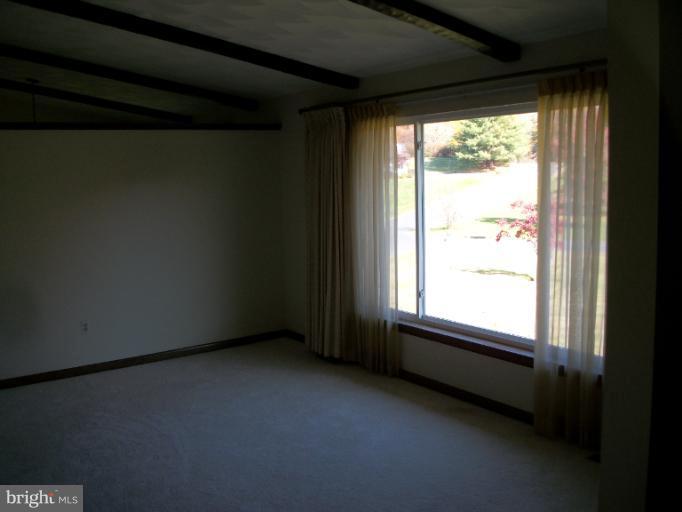 732 Appomattox Road West Davidsonville, MD 21035 - Photo 9 of 12 Living Room
