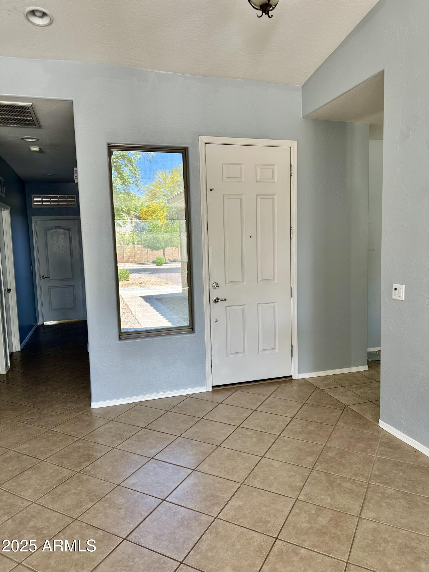 2229 West Harwell Rd. Phoenix, AZ 85041 - Photo 8 of 56 IMG_4895