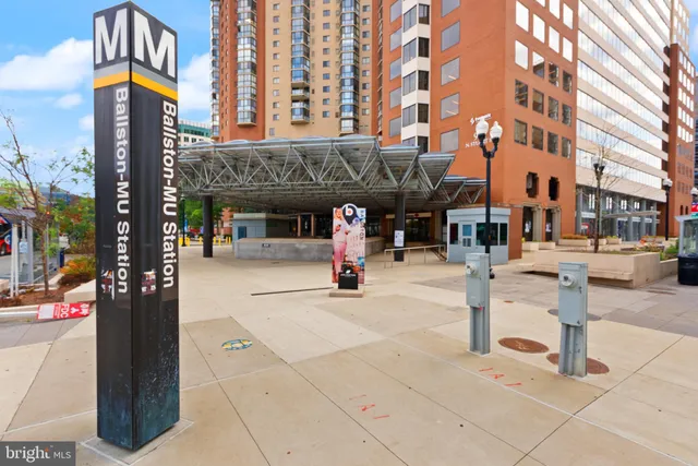 $975,000 | 217 North Emerson Street, Arlington, VA 22203