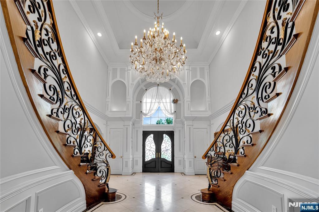 2 Euclid Road Fort Lee, NJ 07024 - Photo 4 of 44 Gallery Image 4
