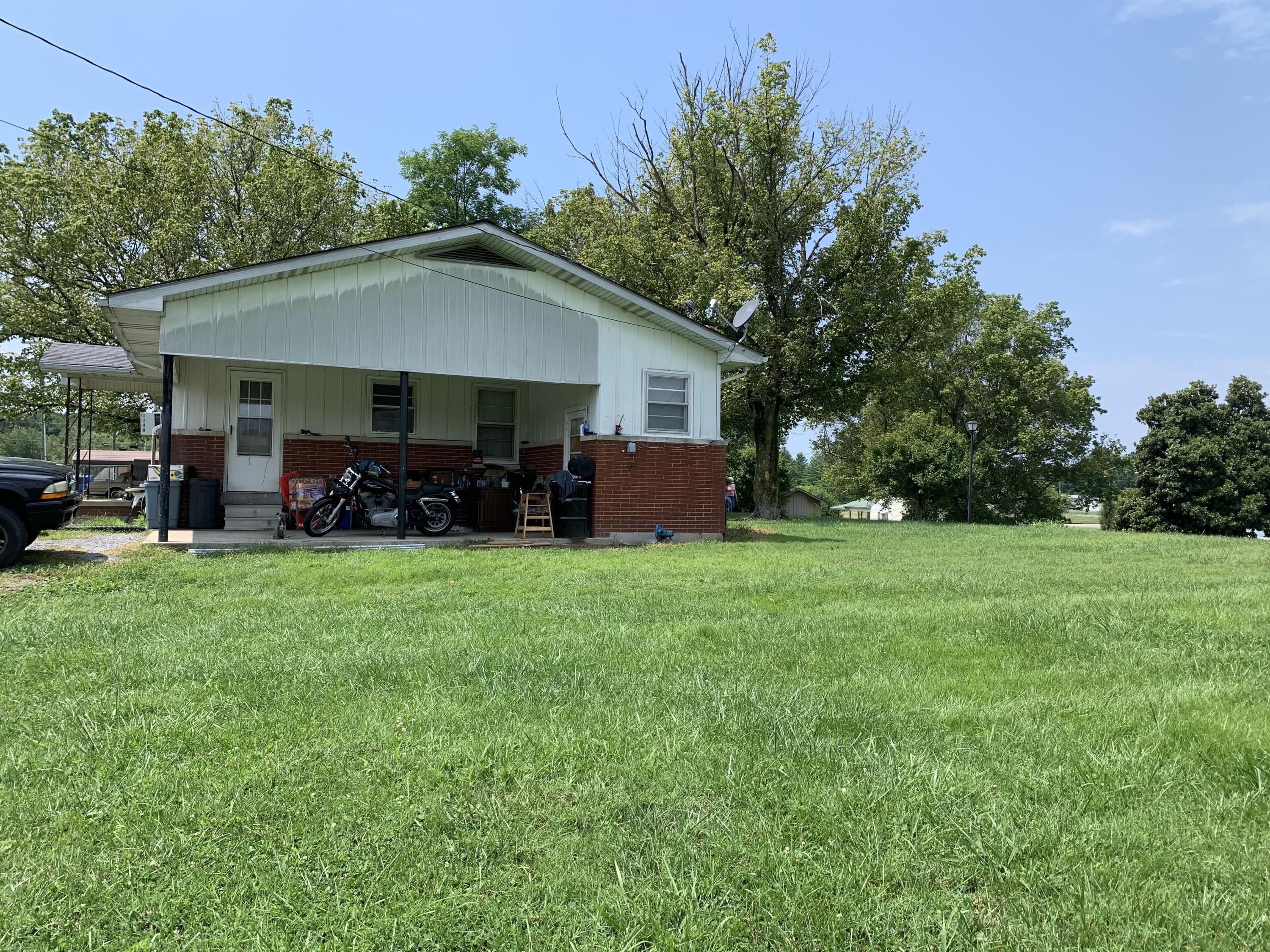 62 Barnett Road Russell Springs, KY 42642 - Photo 2 of 19 uWWvgz49SmSMj8KP4BKA8Q