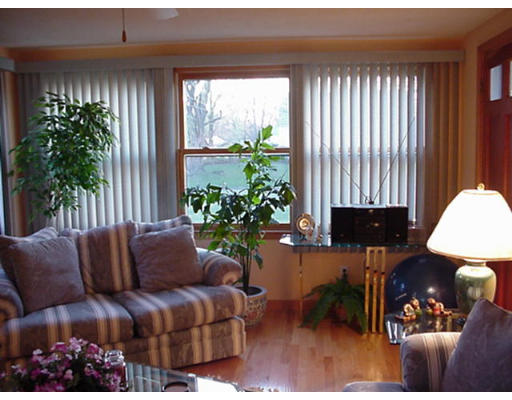 93 Catalpa Terrace Springfield, MA 01119 - Photo 3 of 5 Gallery Image 3