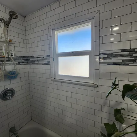 $305,000 | 210 South Lone Pine Avenue, Lone Pine, CA 93545