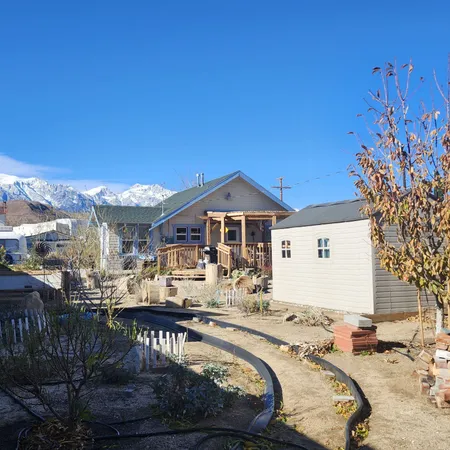 $305,000 | 210 South Lone Pine Avenue, Lone Pine, CA 93545
