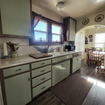 $305,000 | 210 South Lone Pine Avenue, Lone Pine, CA 93545