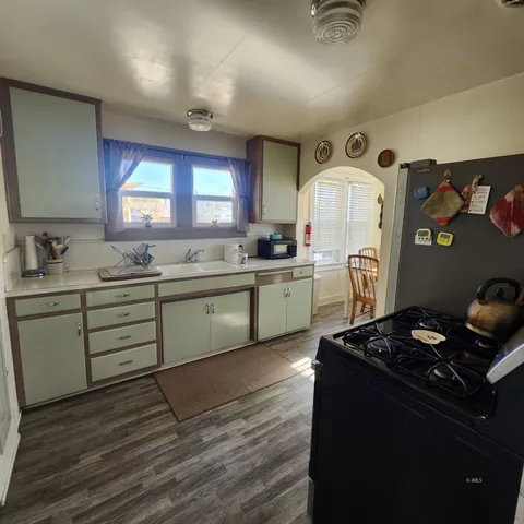 $315,000 | 210 South Lone Pine Avenue, Lone Pine, CA 93545
