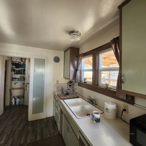 $315,000 | 210 South Lone Pine Avenue, Lone Pine, CA 93545