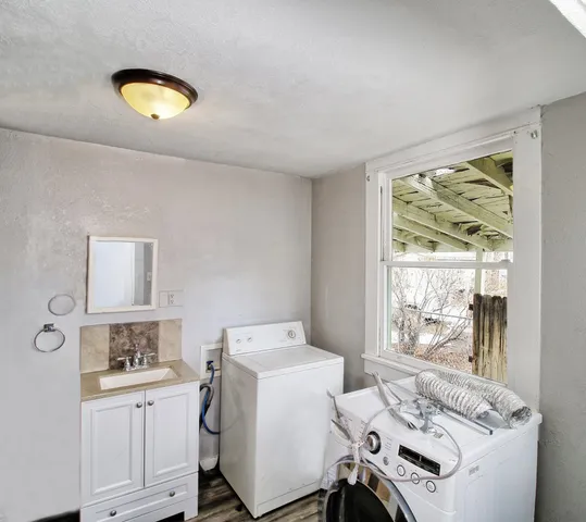 $2,300 | 1144 Grand Avenue, Grand Junction, CO 81501