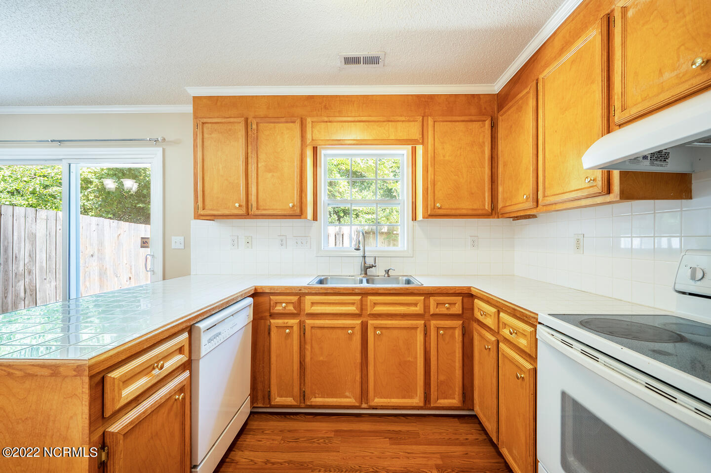 985 Spring Forest Road, Unit C7 Greenville, NC 27834 - Photo 16 of 33 985 Spring Forest Unit C7-00017