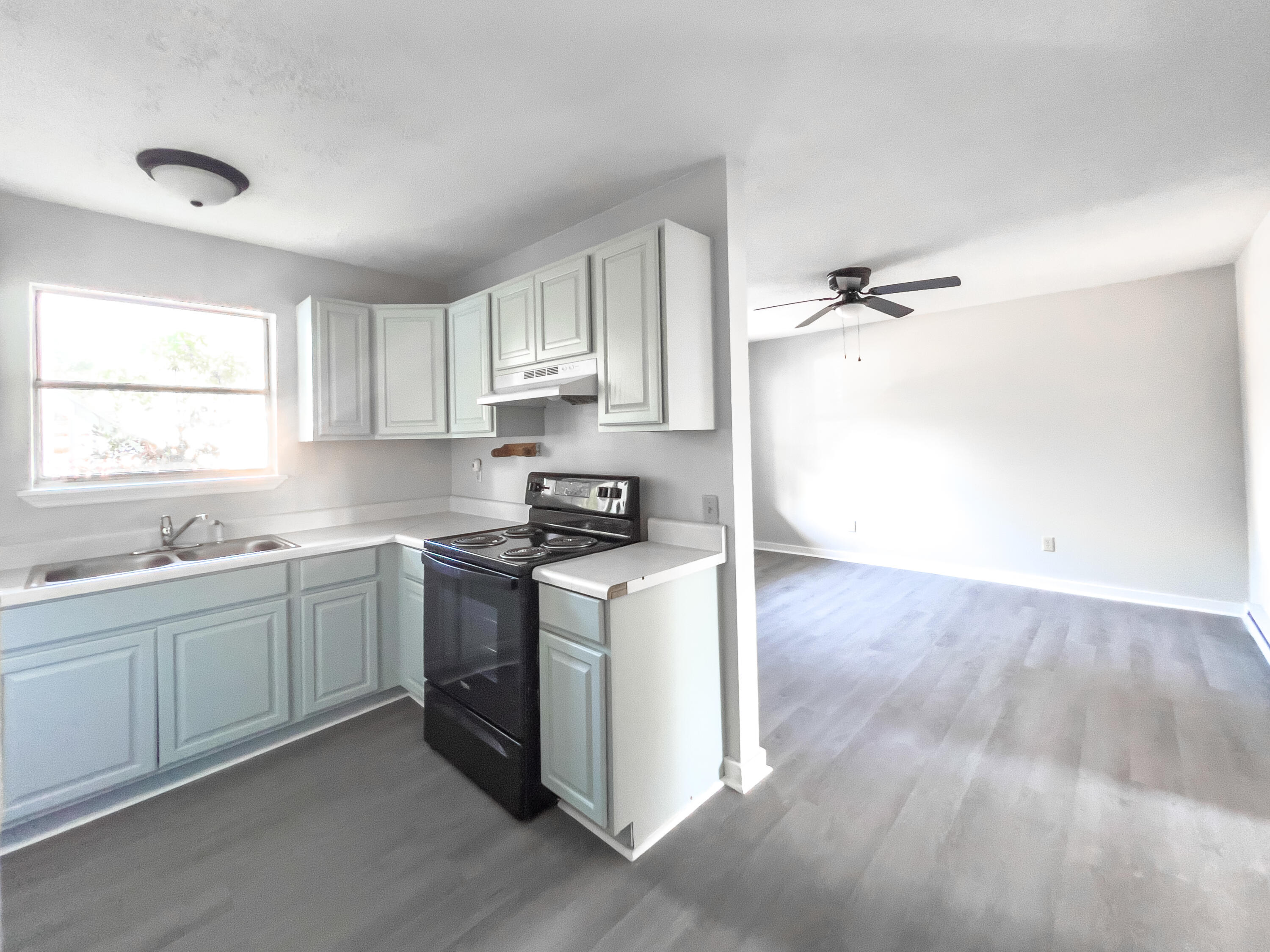 1231 Remount Road, Unit 202 North Charleston, SC 29406 - Photo 2 of 8 IMG_3514