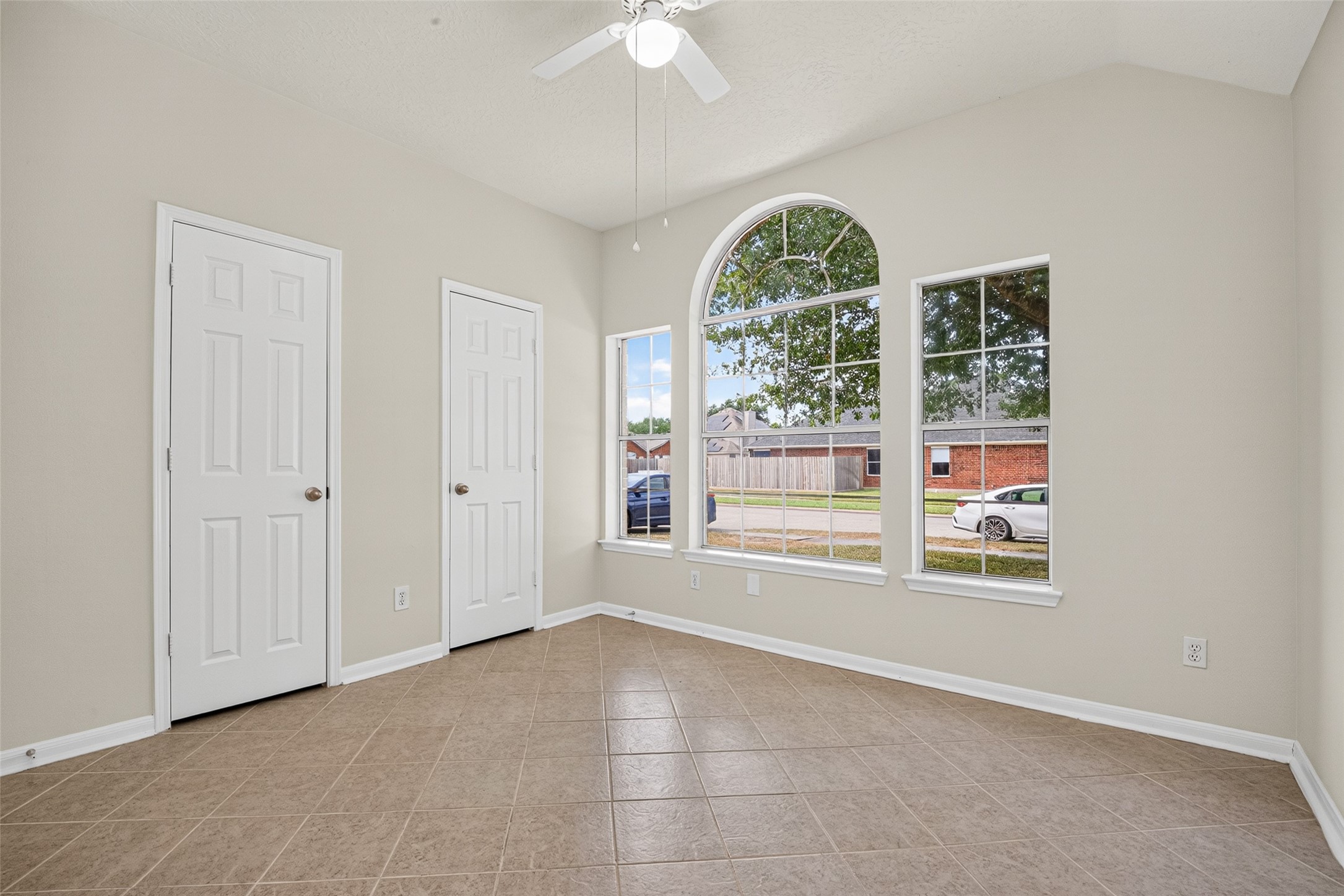 2127 Hannover Way Spring, TX 77388 - Photo 31 of 44 Gallery Image 31