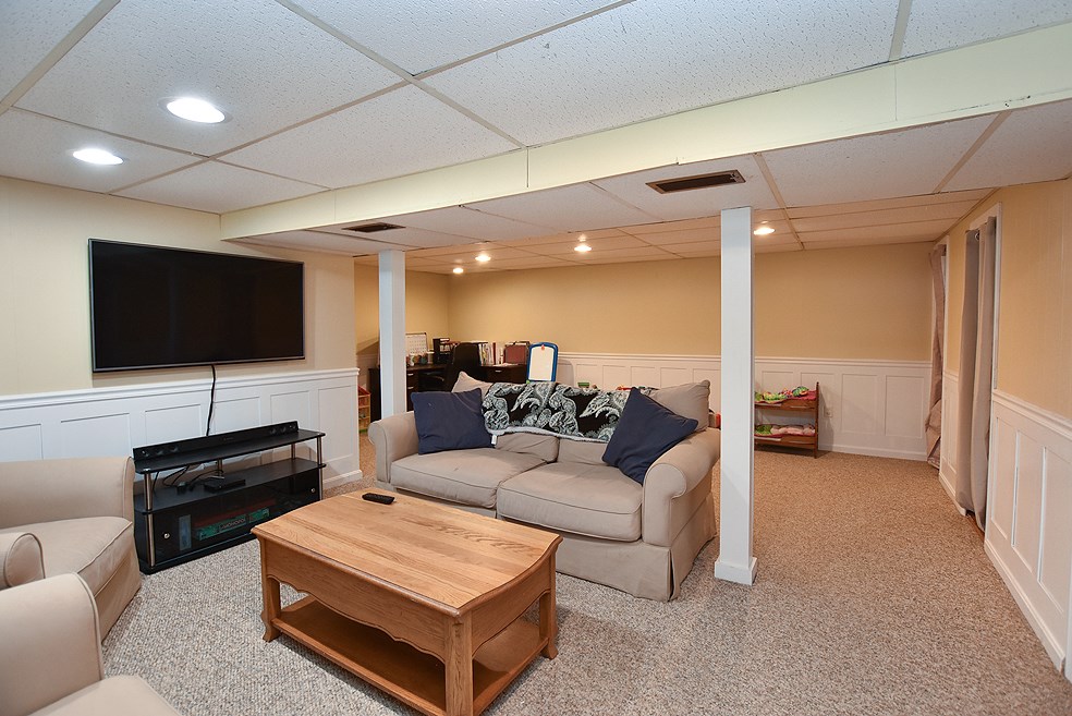 11 Burnside Street Warwick, RI 02886 - Photo 13 of 24