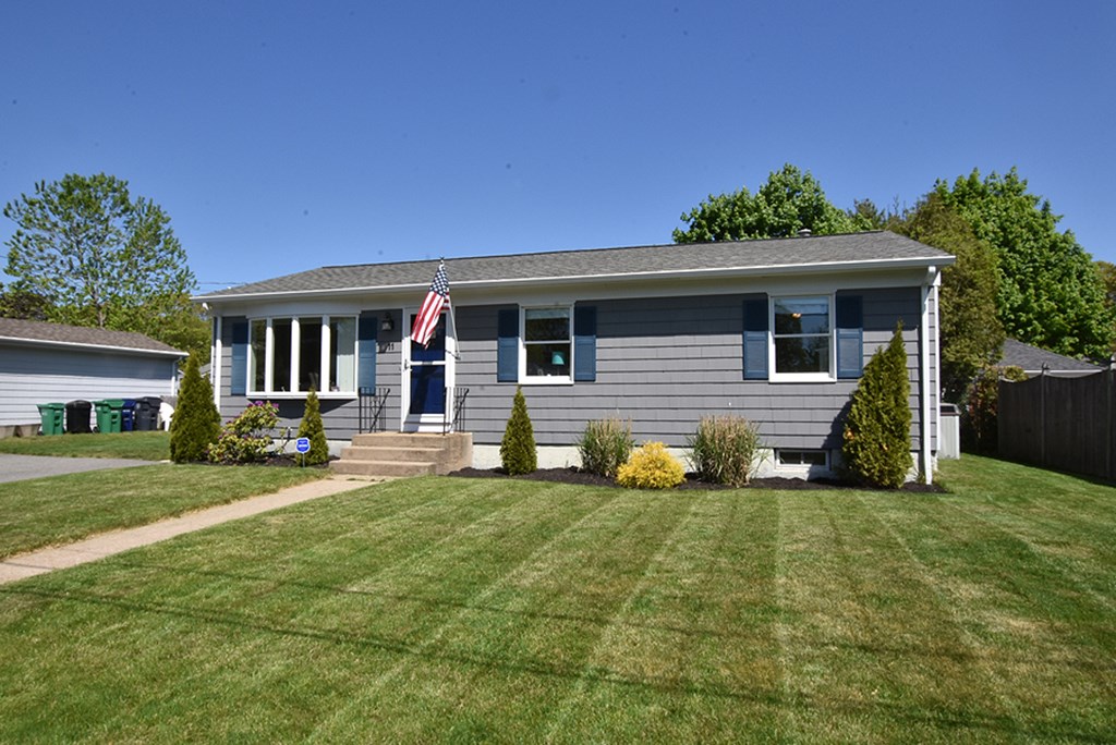 11 Burnside Street Warwick, RI 02886 - Photo 16 of 24
