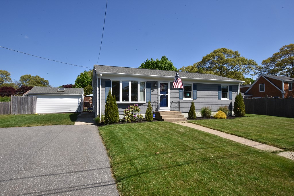 11 Burnside Street Warwick, RI 02886 - Photo 17 of 24
