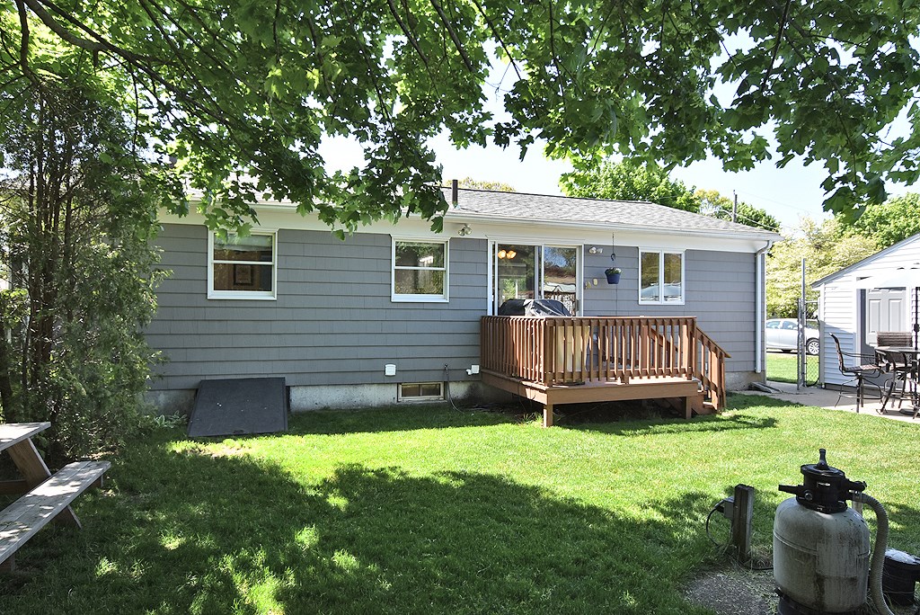 11 Burnside Street Warwick, RI 02886 - Photo 18 of 24