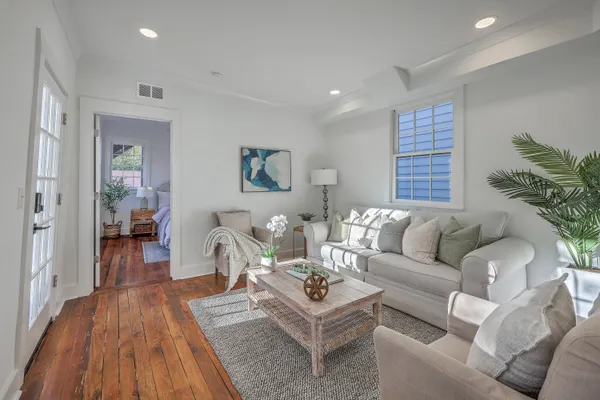 $3,500 | 10 Humphrey Court, Unit C, Charleston, SC 29403