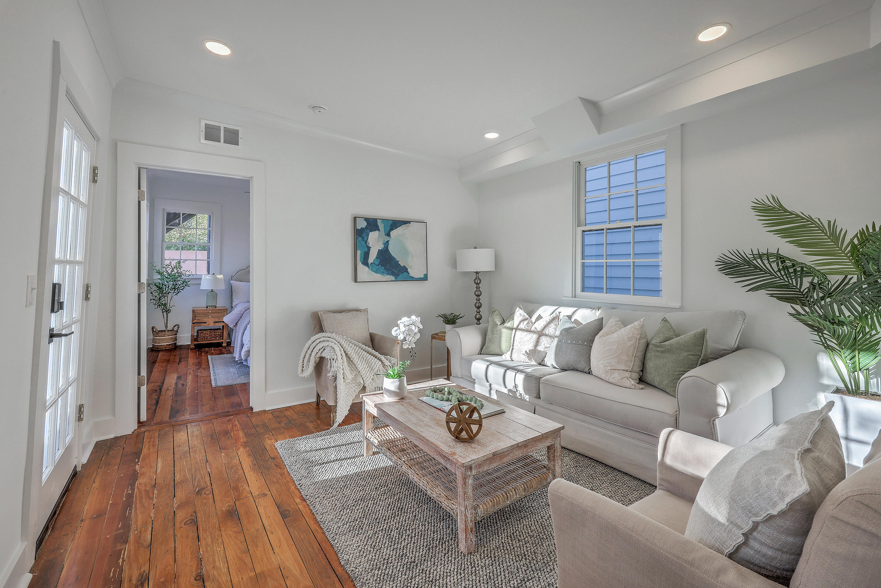 10 Humphrey Court, Unit C Charleston, SC 29403 - Photo 1 of 29 ZYN_7700_1_2_3_4_5_6