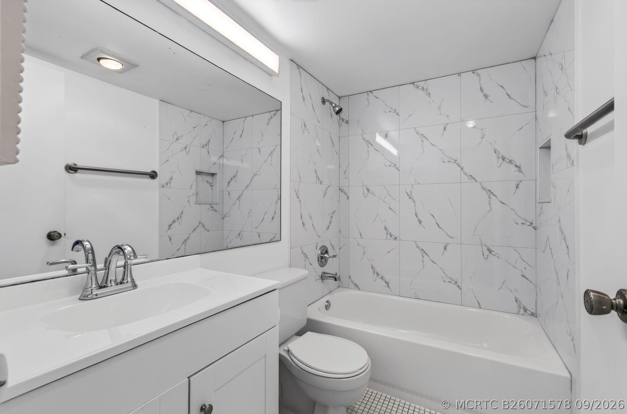 45 Dorset B Boca Raton, FL 33434 - Photo 28 of 70 31-web-or-mls-DSC_8815