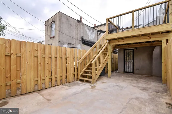 $1,900 | 2221 East Fayette Street, Baltimore, MD 21231