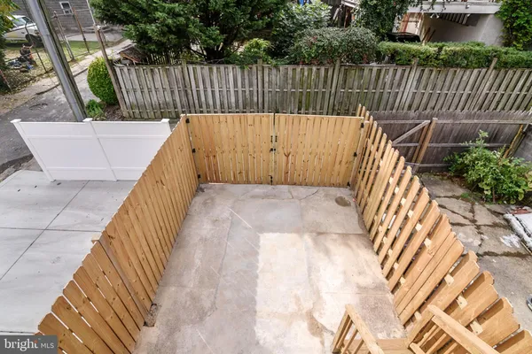 $1,900 | 2221 East Fayette Street, Baltimore, MD 21231