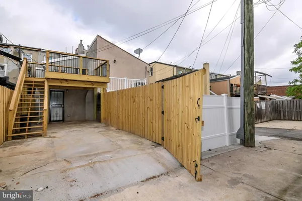 $1,900 | 2221 East Fayette Street, Baltimore, MD 21231