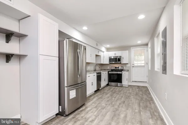 $1,900 | 2221 East Fayette Street, Baltimore, MD 21231