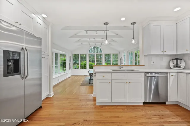 $4,500,000 | 12 Wooddale Road, Greenwich, CT 06830