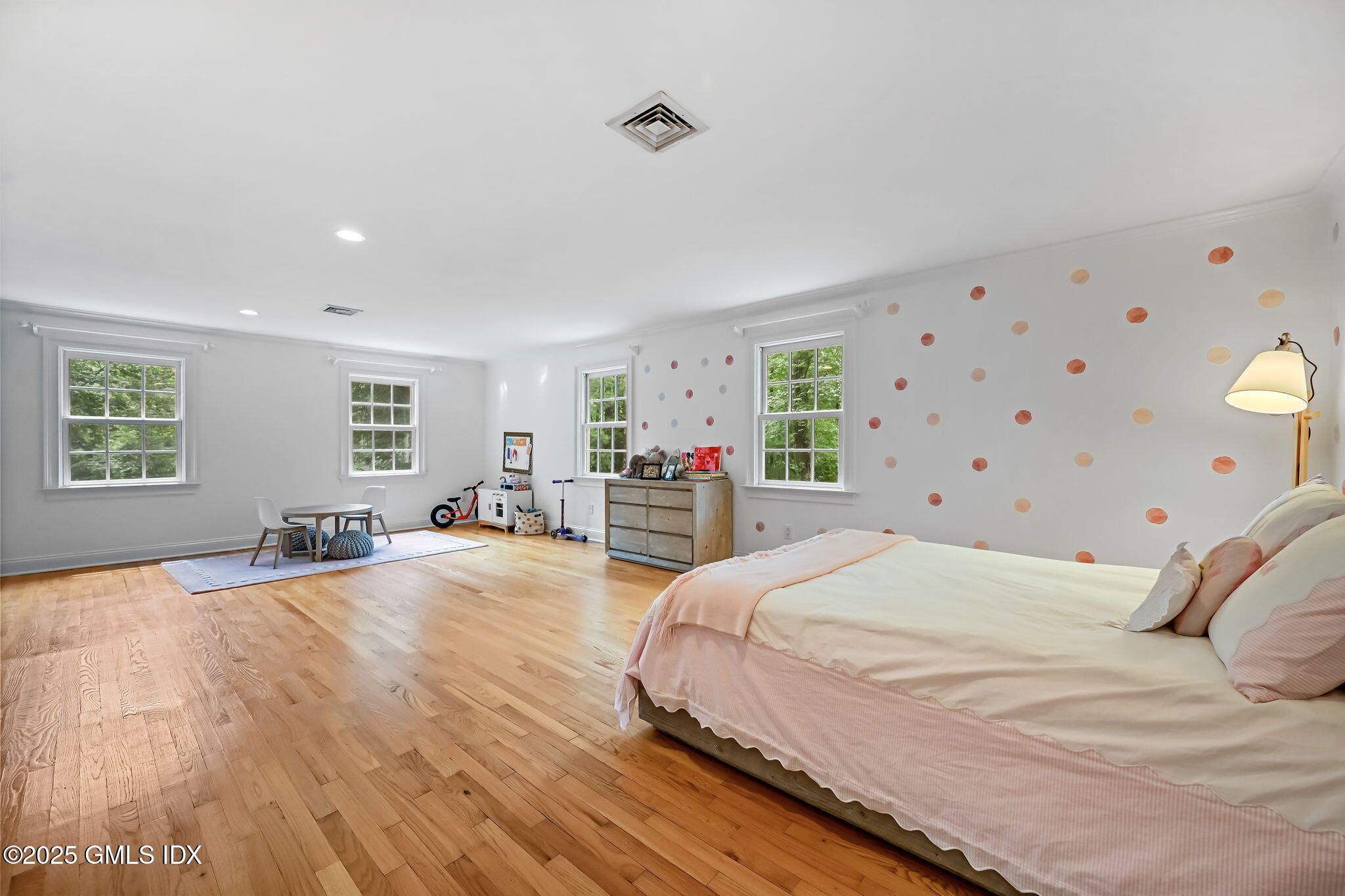 12 Wooddale Road Greenwich, CT 06830 - Photo 33 of 96 36-web-or-mls-12-wooddale-rd