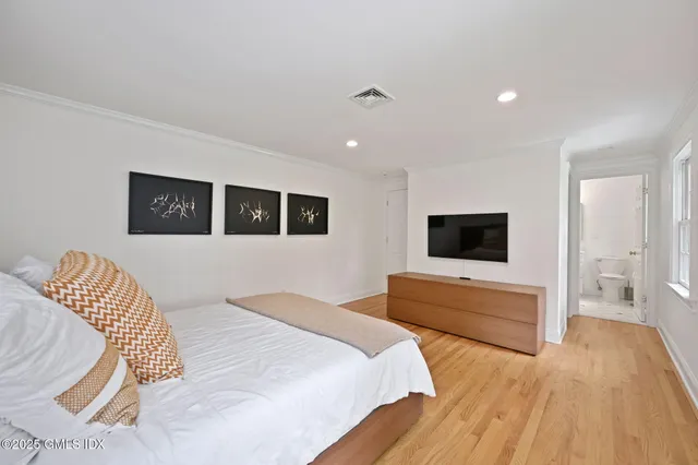 $4,500,000 | 12 Wooddale Road, Greenwich, CT 06830