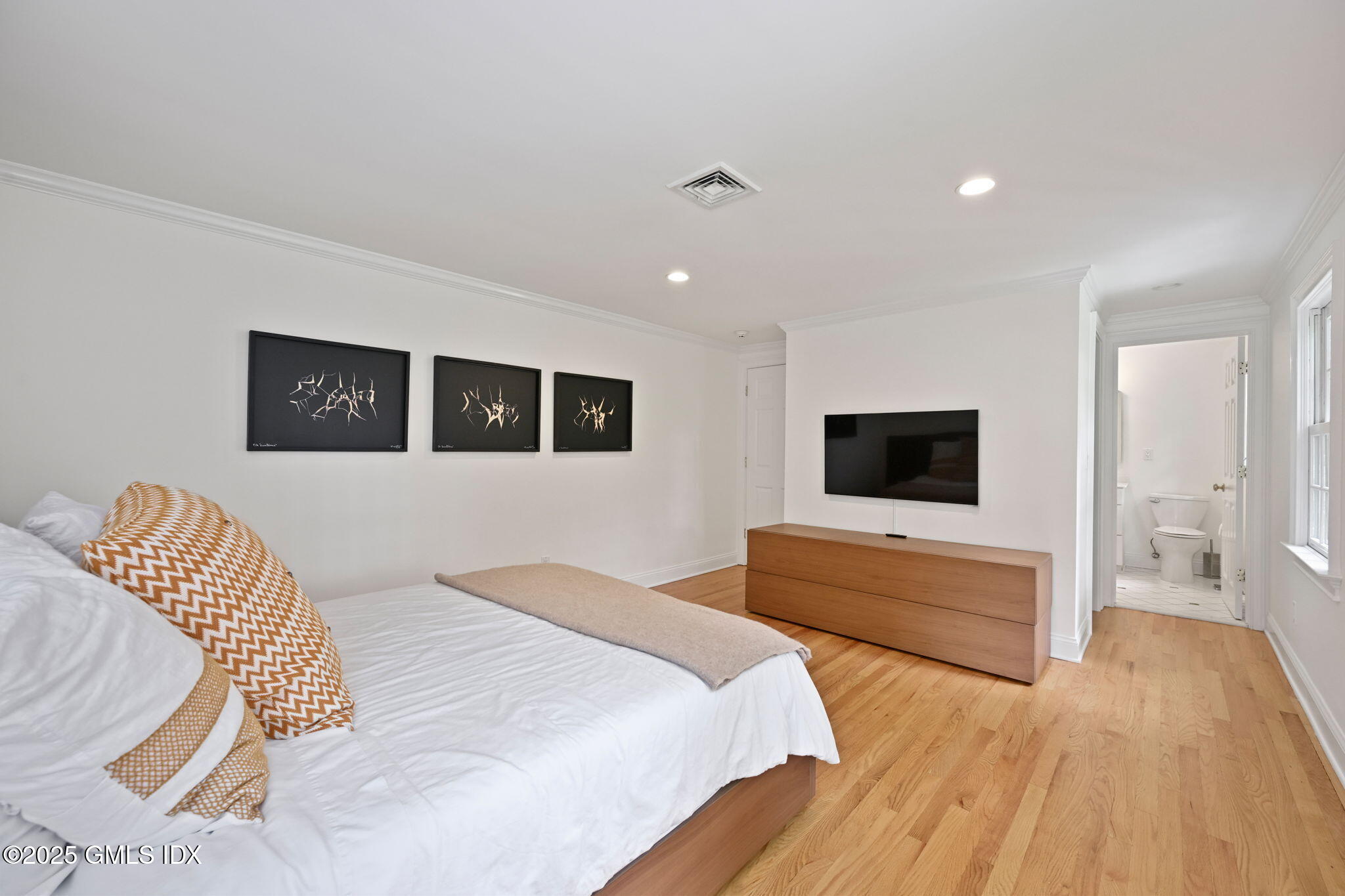 12 Wooddale Road Greenwich, CT 06830 - Photo 37 of 96 40-web-or-mls-12-wooddale-rd