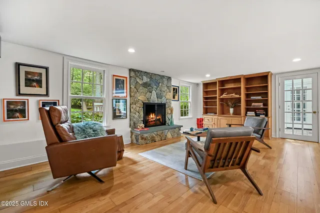 $4,500,000 | 12 Wooddale Road, Greenwich, CT 06830