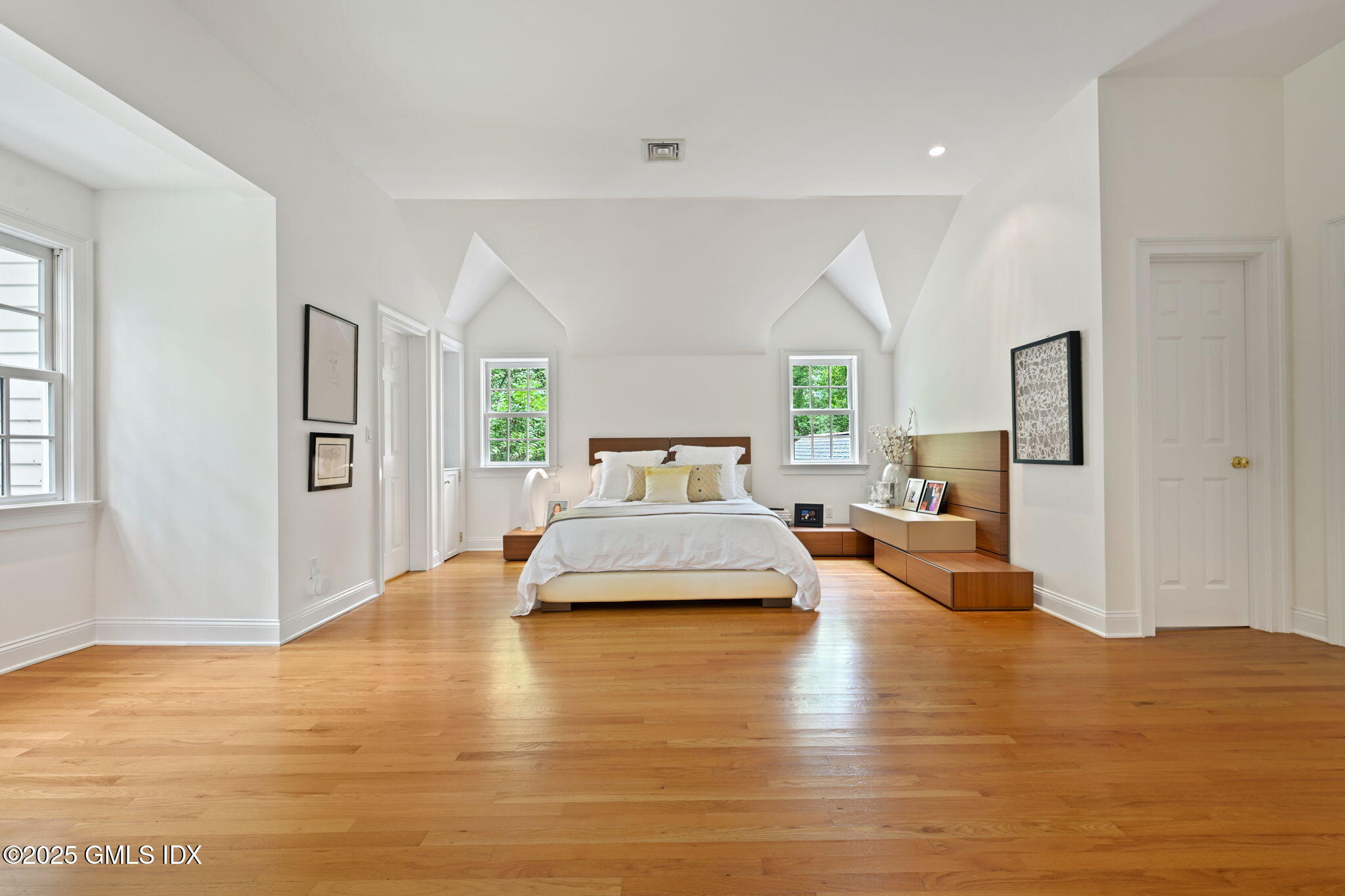 12 Wooddale Road Greenwich, CT 06830 - Photo 48 of 96 41-web-or-mls-12-wooddale-rd