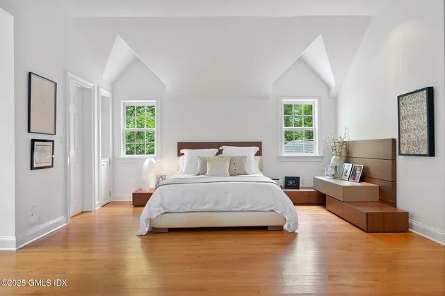 $4,500,000 | 12 Wooddale Road, Greenwich, CT 06830