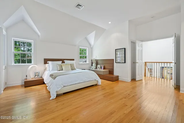 $4,500,000 | 12 Wooddale Road, Greenwich, CT 06830