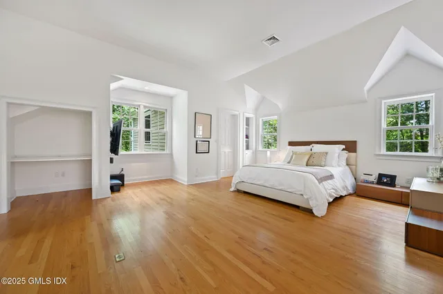 $4,500,000 | 12 Wooddale Road, Greenwich, CT 06830