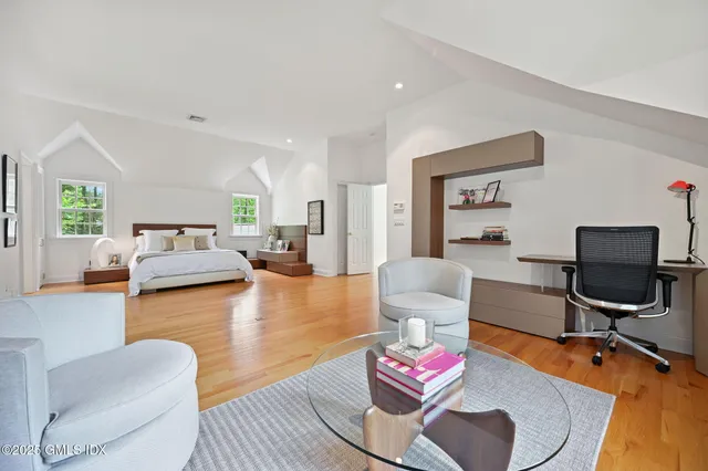 $4,500,000 | 12 Wooddale Road, Greenwich, CT 06830