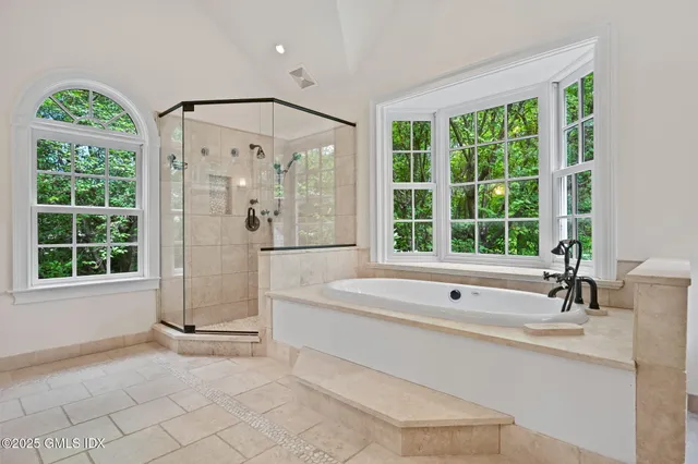 $4,500,000 | 12 Wooddale Road, Greenwich, CT 06830