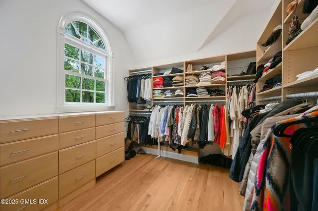 $4,500,000 | 12 Wooddale Road, Greenwich, CT 06830